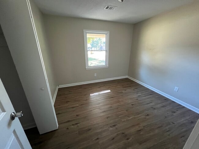 Photo - 3751 Robinson Dr