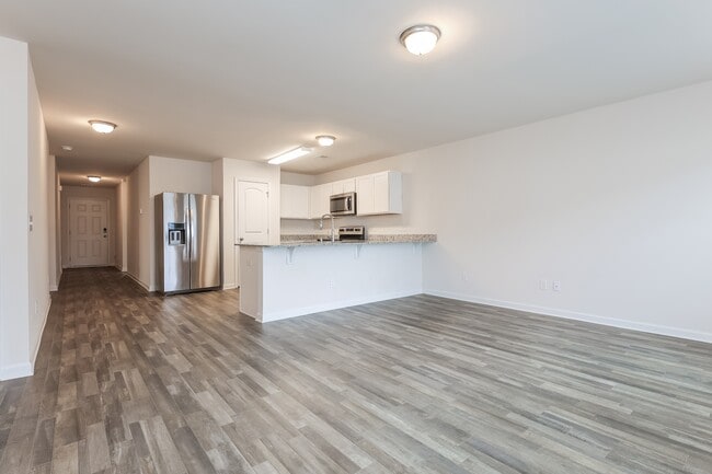 Photo - 869 Nursery Rdg Dr