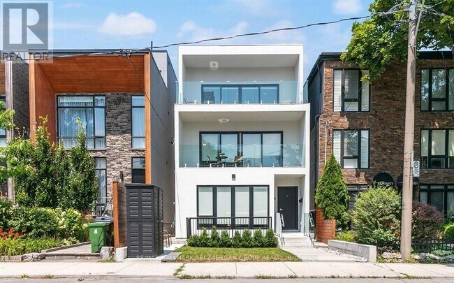 16 Minto St Unit 2