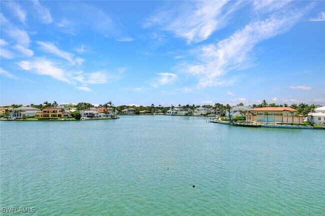 Photo - 3200 Gulf Shore Blvd N Unidad 401