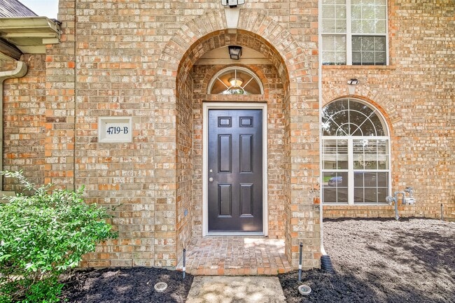 Photo - 4719 Cashel Cir Unidad B