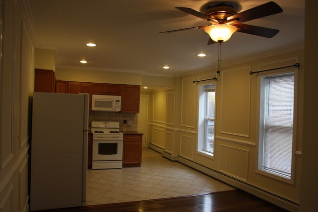 Photo - 46 W Main St