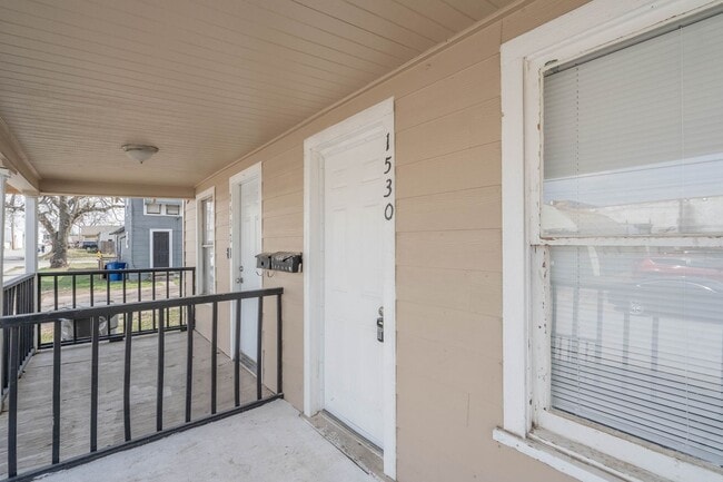 Photo - E 7th St Duplex Unidad 1530 E 7th Street