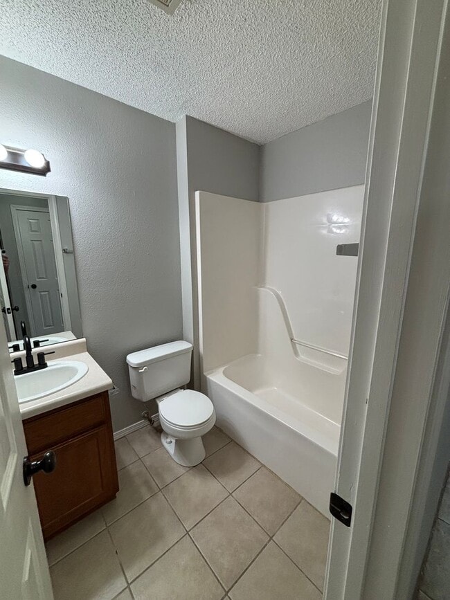 Photo - 3409 SW Victoria Pl Unit 3409 SW Victoria Pl Apt 2