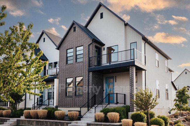 Building Photo - 2442 N Gotland Way