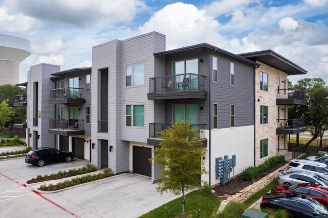 Building Photo - Astra Avery Ranch