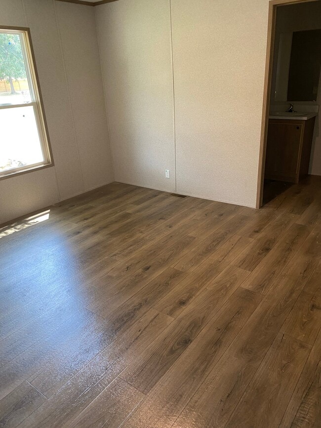 Photo - 3300 Lotus Ln