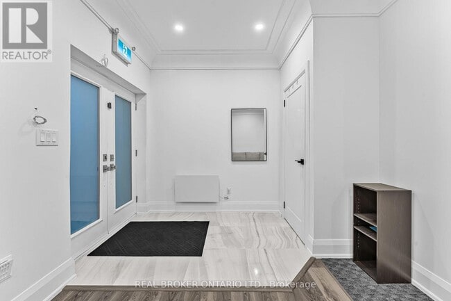 Photo - 330 Maple Ave