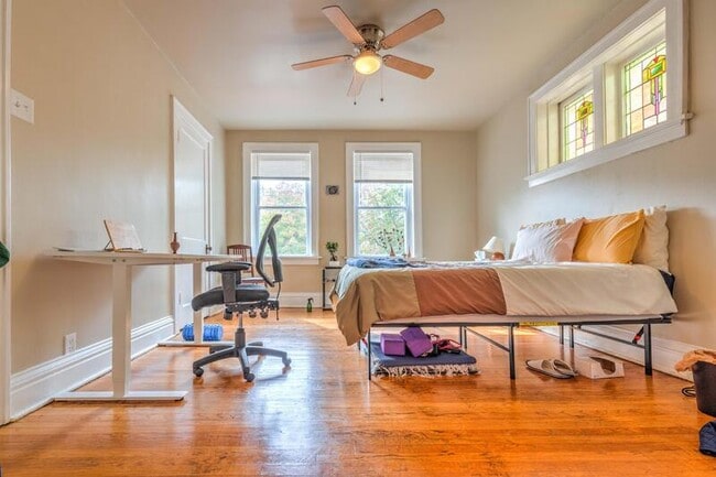 Photo - 3945-3947 Utah St