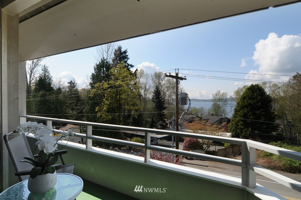 Photo - 11430 99th Pl NE (Kirkland, WA)