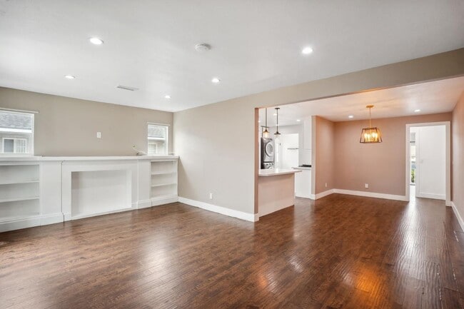 Photo - 1133 W 78th St