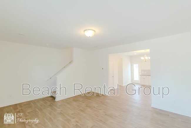 Photo - 109 Oxfordshire St