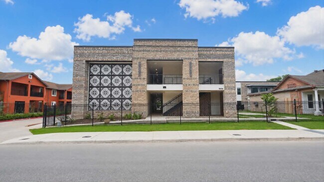 Photo - 1606 El Paso St Unit 1105