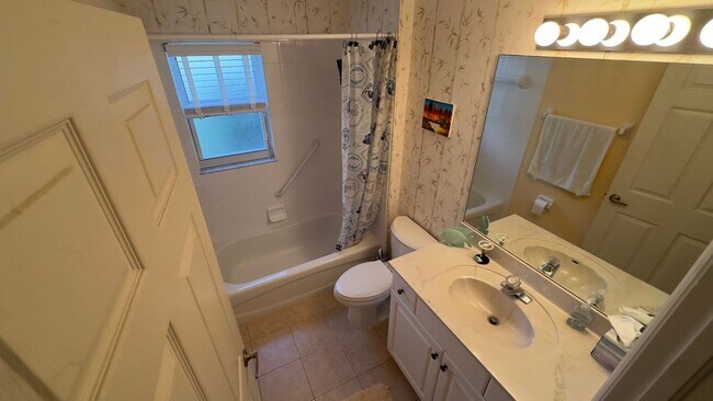 Photo - 5653 Greenwood Cir