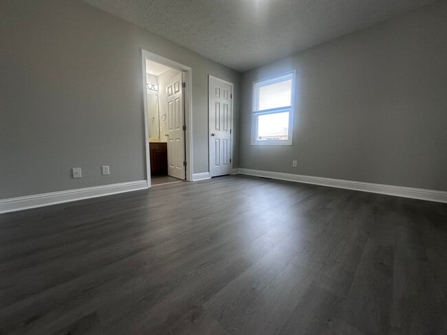 Photo - 3417 Legacy Run Unit Apt B