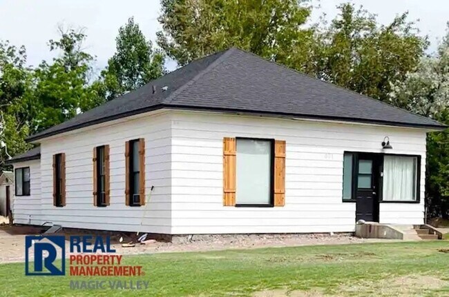 Beautiful, fully furnished, 3-bedroom, 2-b... - Beautiful, fully furnished, 3-bedroom, 2-b...