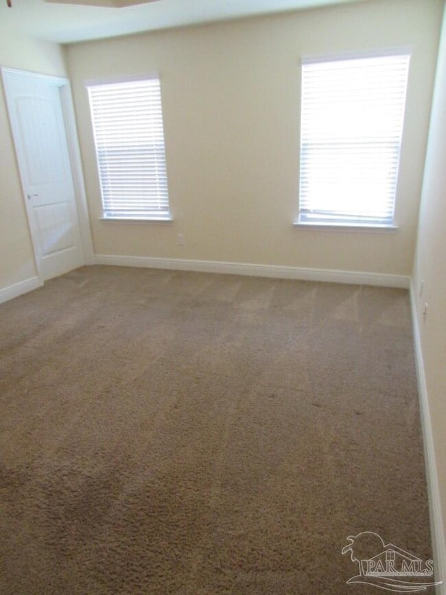 Photo - 279 Cottage View Dr