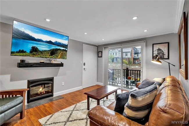 Photo - 770 W Ferry St