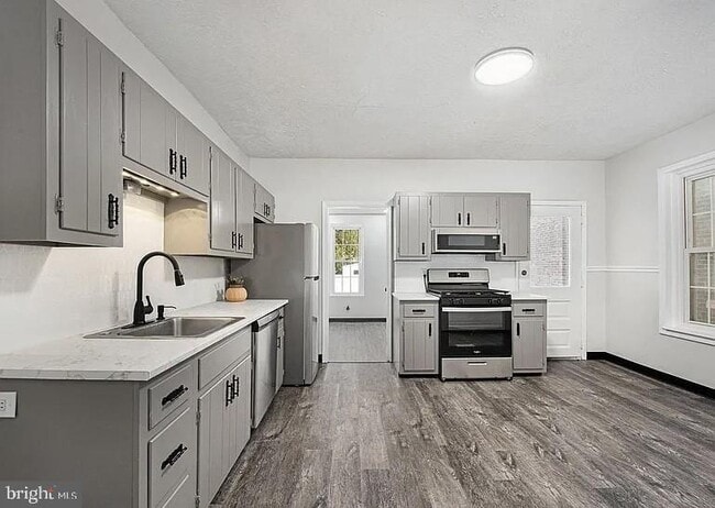 Photo - 851 South St