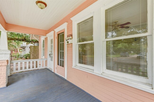 Photo - 1124 Algregg St