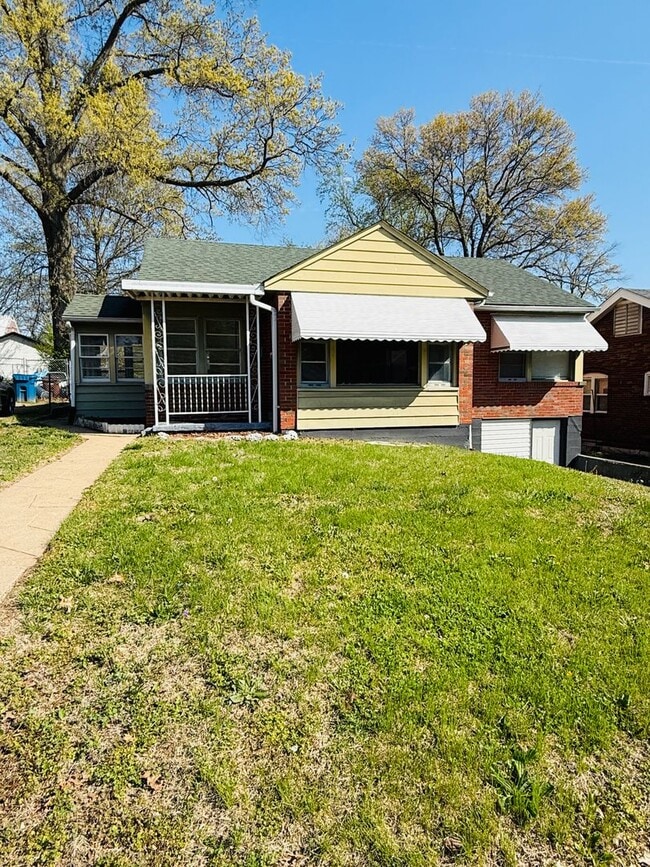 Building Photo - Spacious 3 Bedroom Rental!