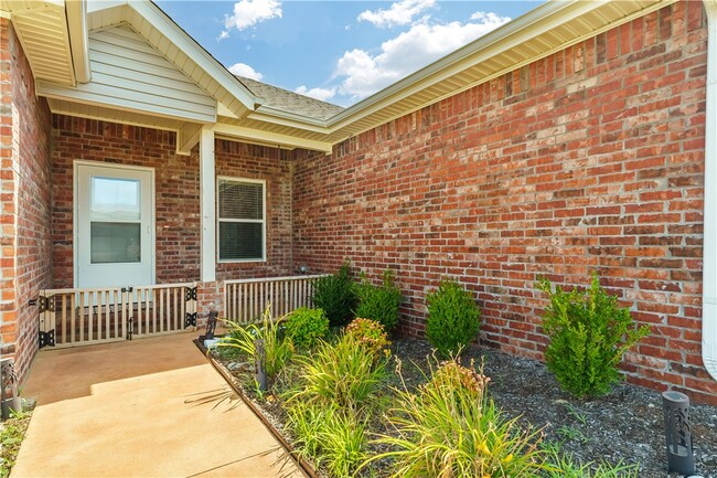 Photo - 241 Williams ct