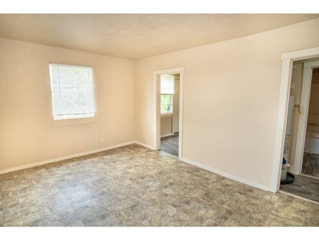 Photo - Cozy Renovated 2 BR Near Downtown