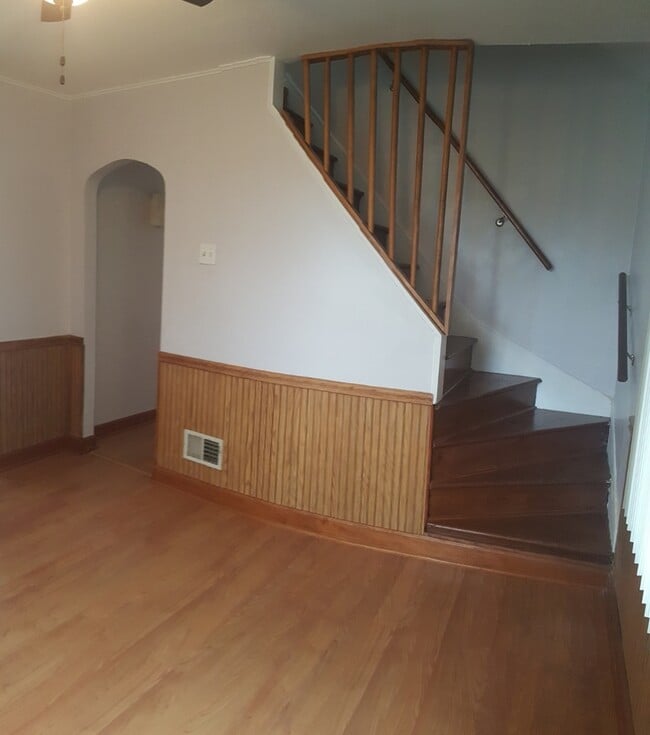 Photo - 302 S Walnut St