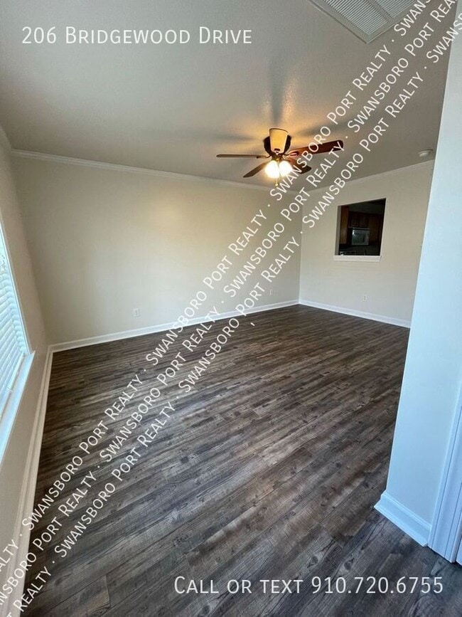 Photo - 206 Bridgewood Dr