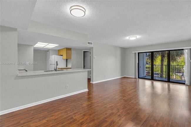 Photo - 9288 W Atlantic Blvd Unidad 1125