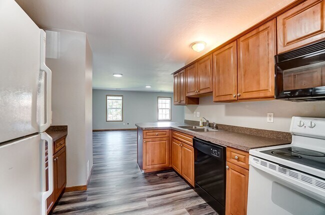 Photo - 1117 N Byrne Rd