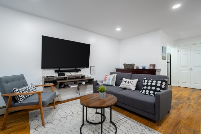 Photo - 1714 Dean St