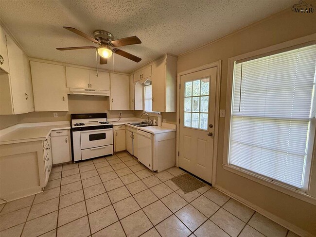 Photo - 1638 Dayton Ave