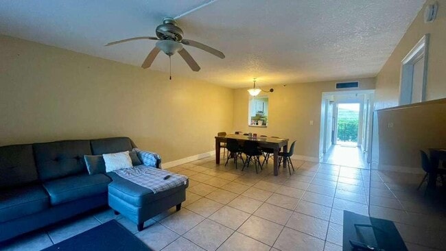 Photo - 4570 NW 18th Ave Unit 609