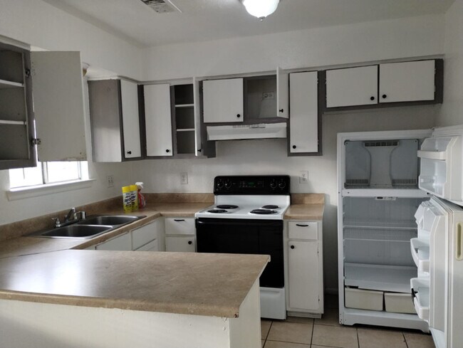 Photo - 12612 Copper Ave NE Unidad 2