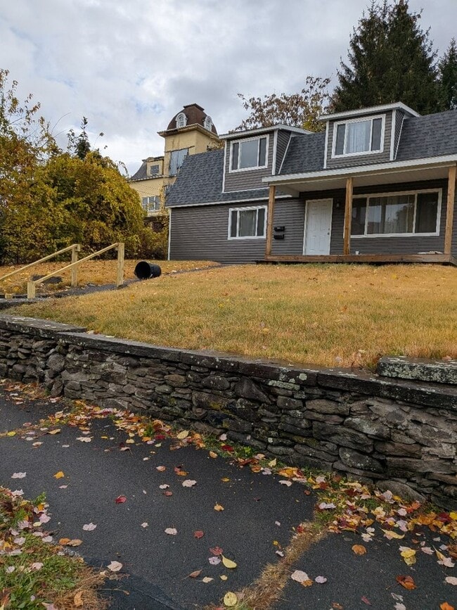 Photo - 1520-1524 Sanderson Unit 1524 Sanderson # 1 (2Bed)