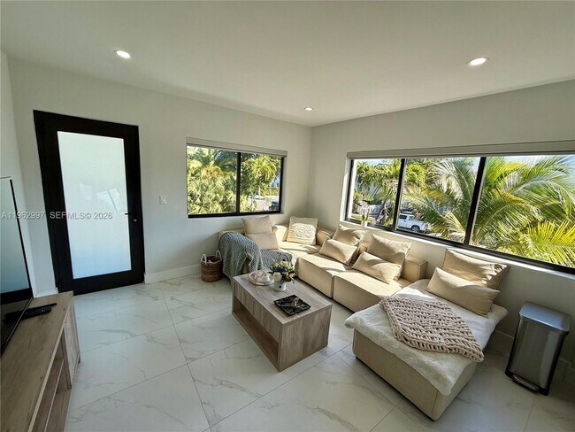 Photo - 944 Jefferson Ave Unit 9