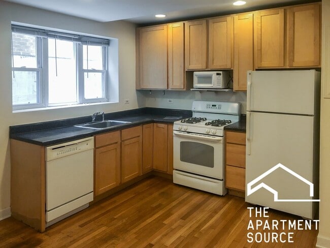 Photo - 3926 N Pine Grove Ave Unit G