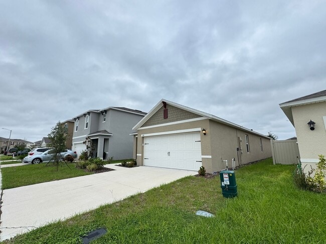 Photo - Charming Davenport 3BD Home with Included Cable & Pet-Friendly Living - $500 off of a month of rent!