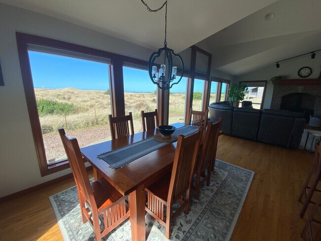 Photo - LONG BEACH VACATION HOME BY THE MONTH - VI...