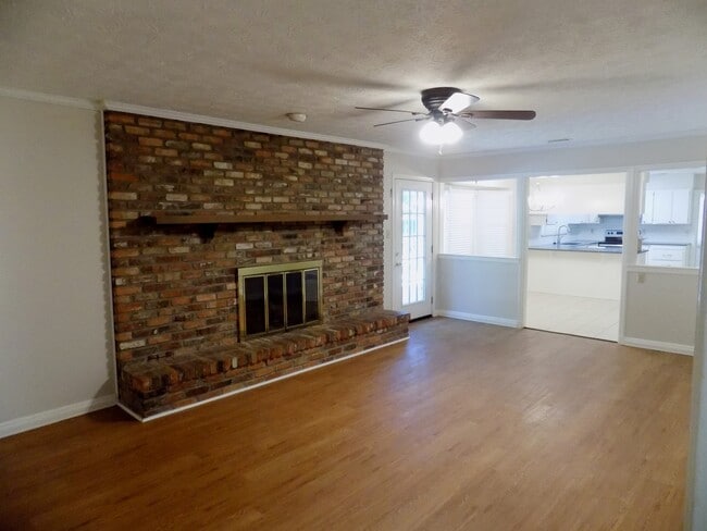 Photo - Renovated 3 Bedroom 2 Bathroom in Georgetown with Tons of Space!