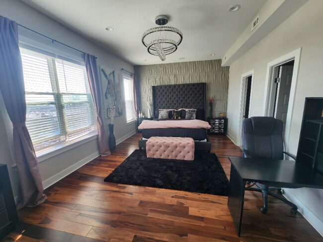 Photo - 1600 Trinidad Ave NE