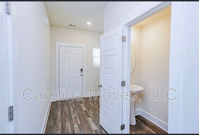 Photo - 609 Purteview Pl