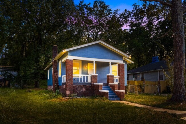 Fully Renovated Ensley Bungalow - Fully Renovated Ensley Bungalow House