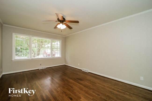 Photo - 2706 Northampton Dr