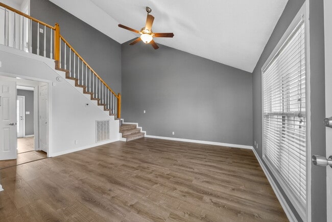 Photo - 443 Cranklen Cir