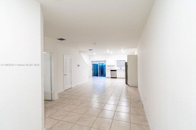 Photo - 137 NE 3rd St