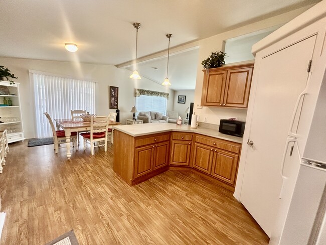 Photo - 8482 Cedar Way