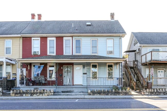 Building Photo - 302 S Front St Unit 1