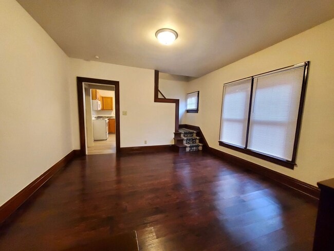 Photo - 115 W North Broadway St